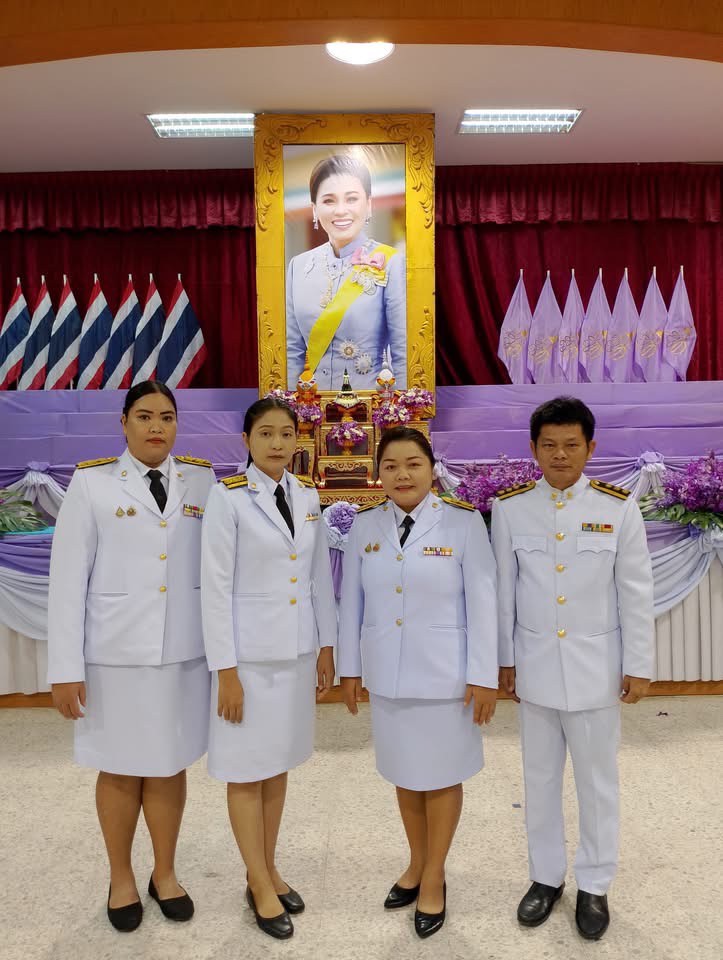 คณะครูและบุคลากร ร่วมพิธีทำบุญตักบาตร ถวายพระราชกุศล สมเด็จพระนางเจ้าฯ พระบรมราชินี เนื่องในโอกาสวันเฉลิมพระชนมพรรษา 3 มิถุนายน 2568