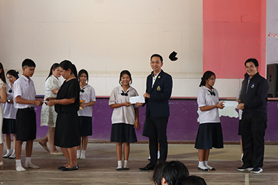 พิธีมอบทุนสนับสนุน ปัจจัยพื้นฐาน