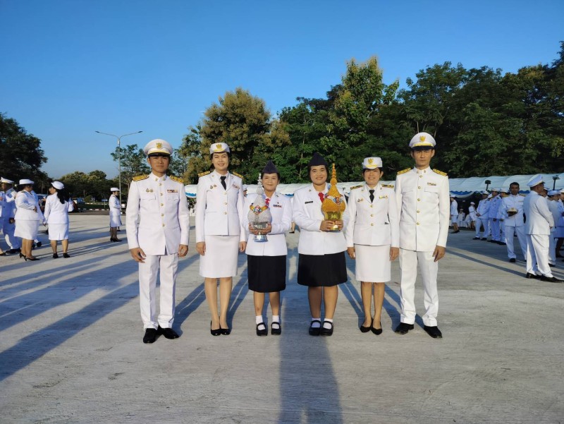ร่วมพิธีวางพานพุ่มจุดเทียนชัยถวายพระพรสมเด็จพระนางเจ้าสิริกิติ์