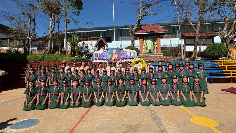พิธีถวายพวงมาลาและถวายราชสดุดีพระบรมราชานุสรณ์ รัชกาลที่ ๖ และบำเพ็ญประโยชน์ เพื่อเทิดพระเกียรติแด่พระบาทสมเด็จพระปรมินทรพระมหาวชิราวุธพระมงกุฏเกล้าเจ้าอยู่หัว พระมหาธีรราชเจ้าพระผู้พระราชทานกำเนิดลูกเสือไทยลูกเสือไทย เนื่องในวัน “ สมเด็จพระมหาธีรราชเจ้า”