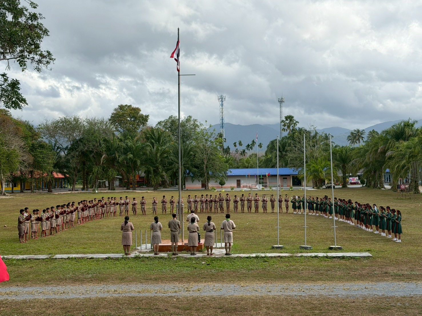 กิจกรรมเข้าค่ายลูกเสือ-เนตรนารี กิจกรรมผู้บำเพ็ญประโยชน์ และกิจกรรมสาธารณประโยชน์