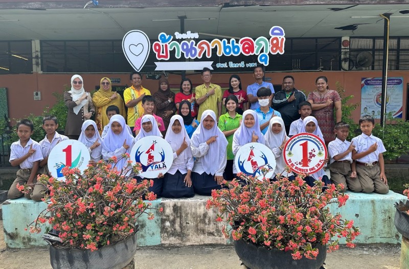 ชมรมTo be number one ไปให้ความรู้เกี่ยวกับยาเสพติด ณ โรงเรียนกาแลกุมิ จ.ปัตตานี(6มี.ค.67)